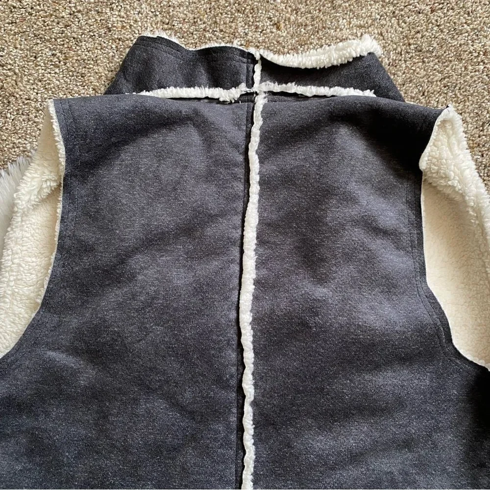 LULAROE Marlow Faux Suede Sherpa Vest Womens Size‎ Medium Gray